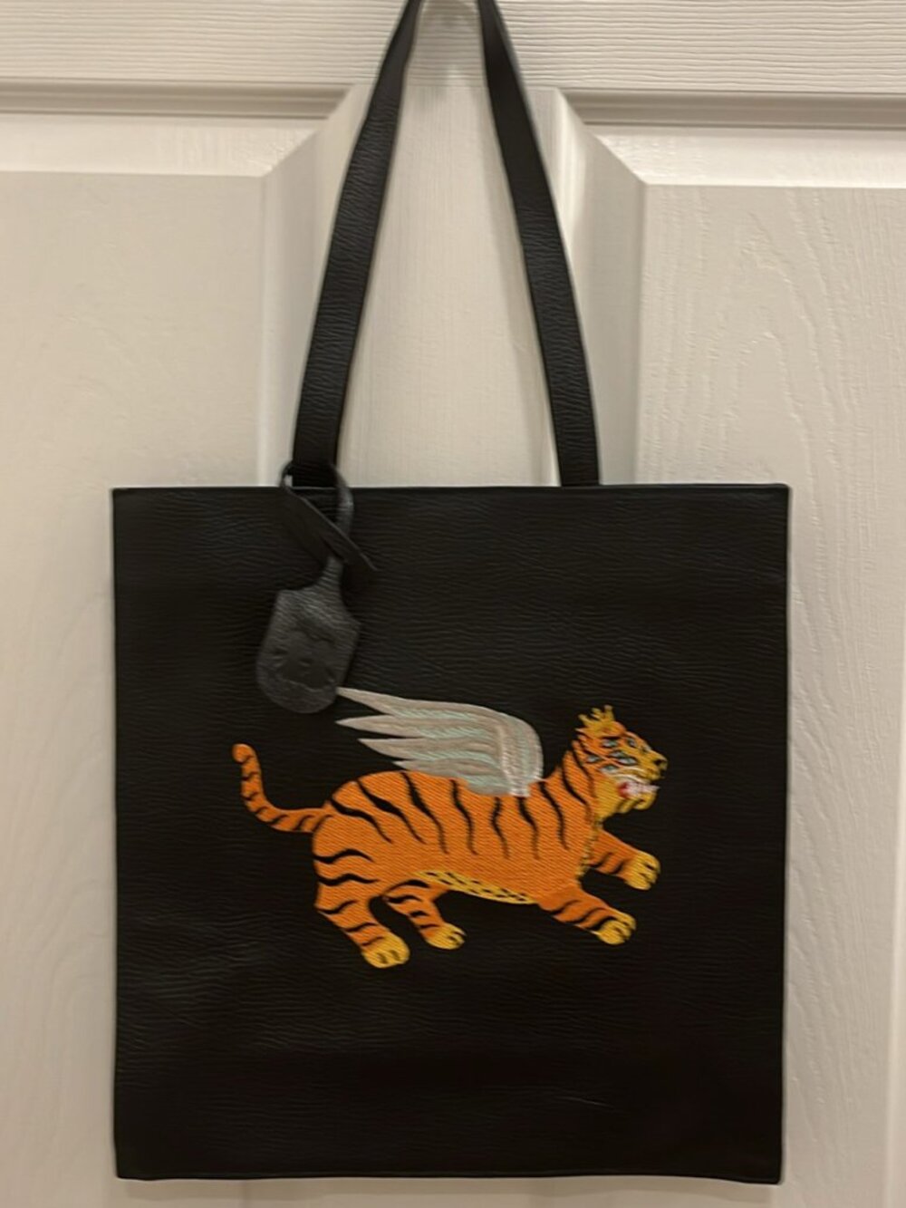 Min & Mon - Black Leather Tote Bag - Winged Tiger Design (Limited Edition)